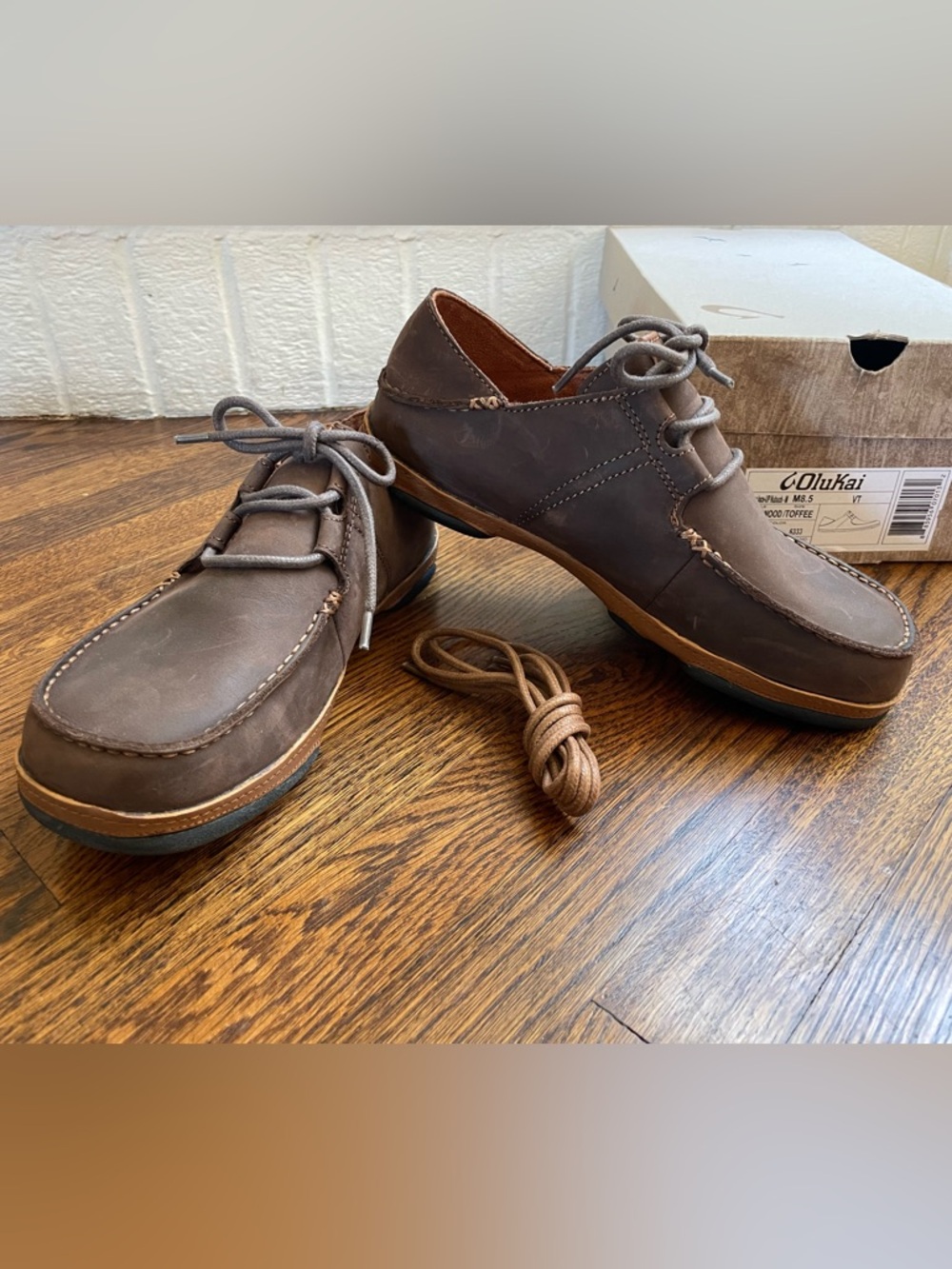 OluKai | NWT Ohana lace up nubuck | 8.5